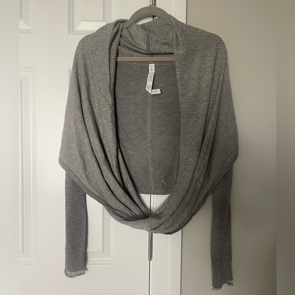 Lululemon | Iconic Wrap Sweater Size 8 Gray Athleisure Yoga Walking Lounge - Picture 2 of 7